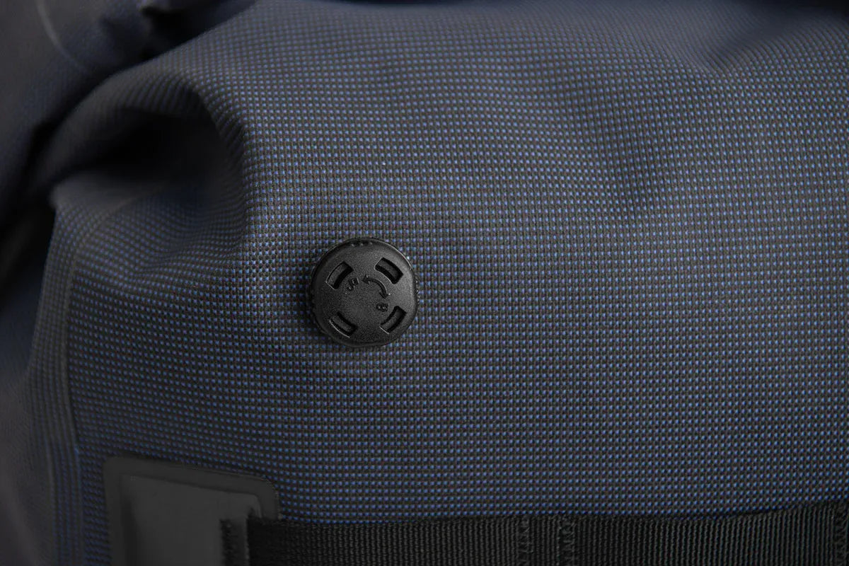 Borough Waterproof Bag L (navy) 25L