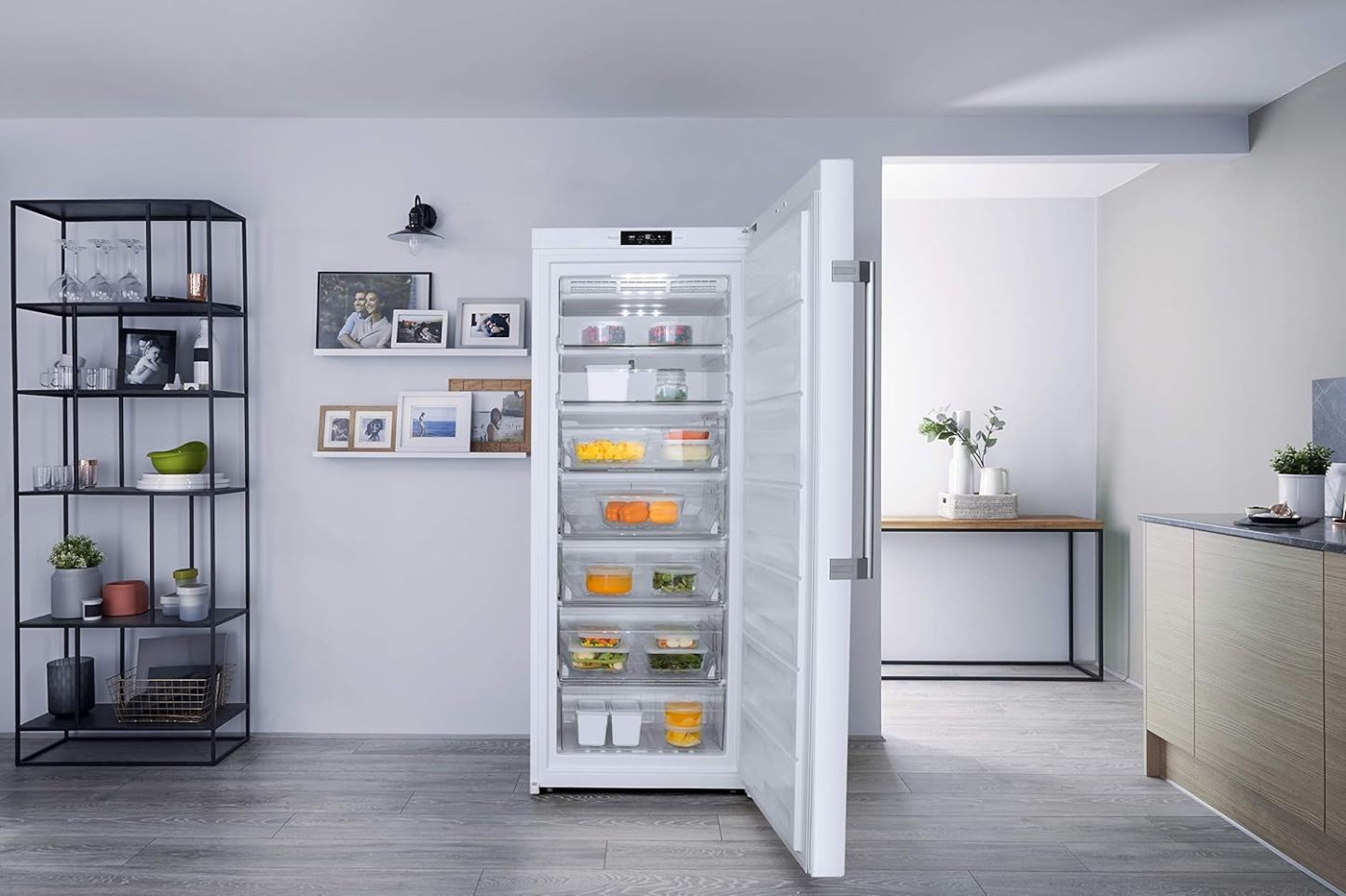 Bauknecht GKN 272 A3+ Gefrierschrank / 309 L Gesamtnutzinhalt / NoFrost / EasyOpen Ventil / Innenbeleuchtung / Elektronische Steuerung mit innenliegendem Bedienfeld, Weiß