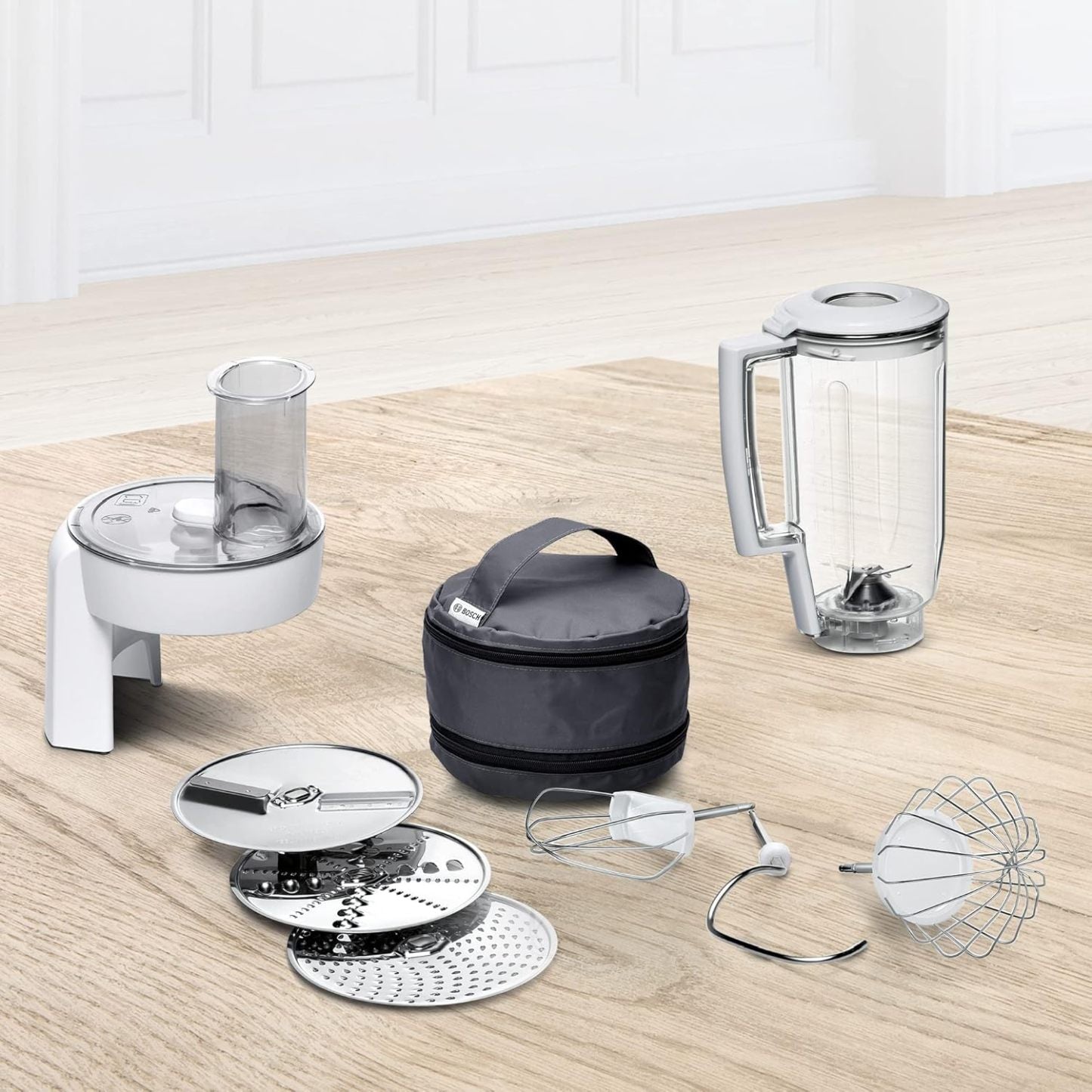 Bosch Küchenmaschine Serie 4 MUM58720,Edelstahl-Schüssel 3,9 L, Mixer 1,25 L, Planetenrührwerk,Knethaken,Schlag,Rührbesen, Durchlaufschnitzler, 3 Scheiben, 1000 W, Dunkelrot/Silber