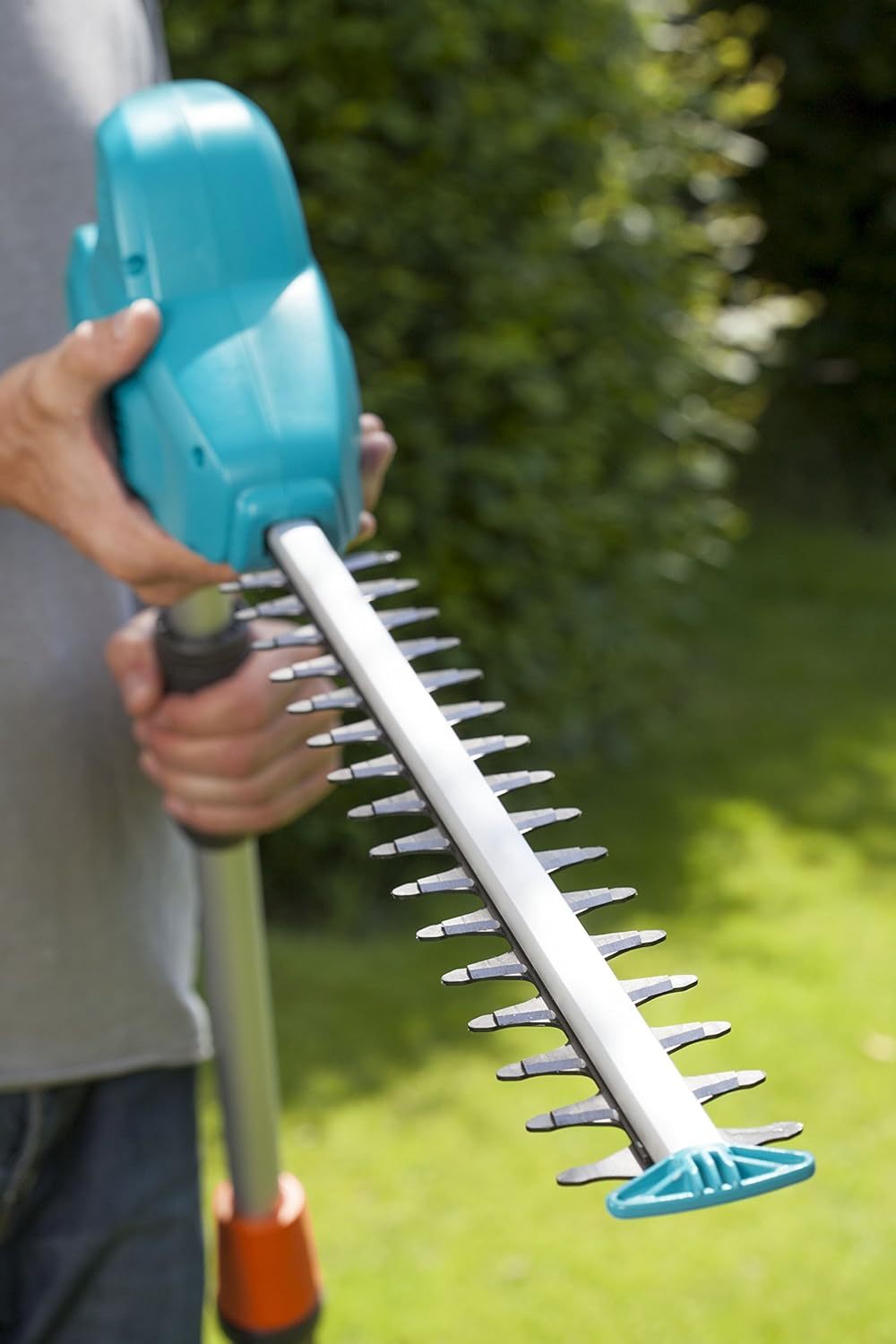 Gardena Teleskop-Heckenschere THS 500/48: Heckenschere mit 500 W, 3,5 m Reichweite, abwinkelbarer Kopf und Teleskopstiel, 48 cm Messerlnge, ergonomischer Griff und Anschlagschutz, (8883-20)